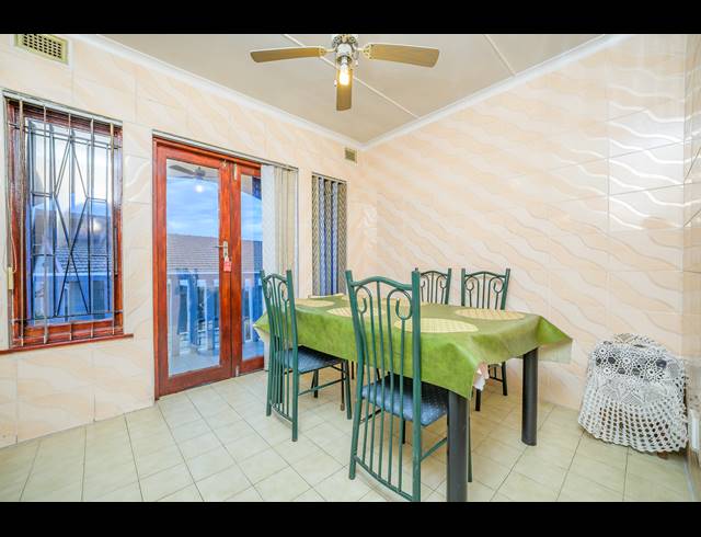 5 BEDROOM HOUSE FOR SALE IN RESERVOIR HILLS